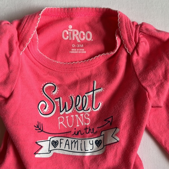 2 Baby Girl Outfits 0-3 Months - Picture 5 of 14